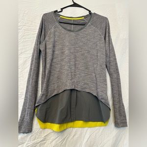 Lululemon Layered LS Tee Heathered Slate Almost Pear Gray Shirt Luon, size 6